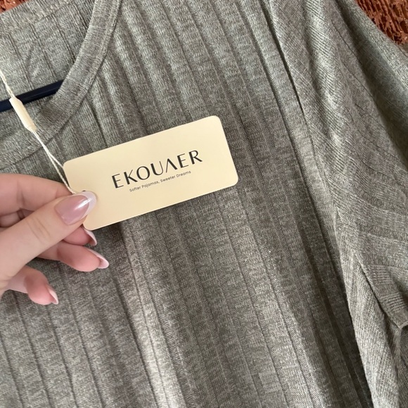 Ekouaver Green Ruffled Mini Dress with Crew Neck and Short Sleeves Medium - Picture 4 of 5